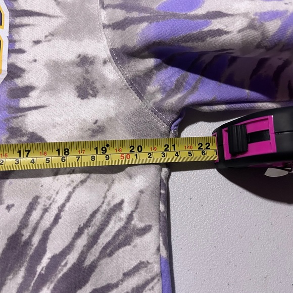 NWOT Lakers Crewneck - Picture 6 of 7